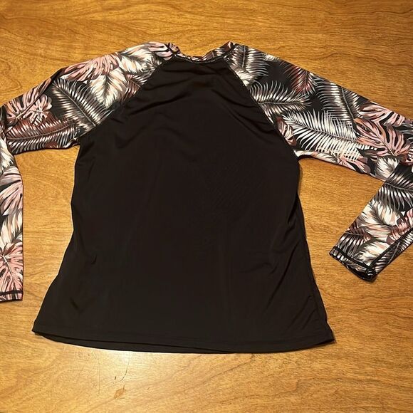 Hurley UPF 50+ Long Sleeve Swim/ Surf Shirt - Picture 5 of 6